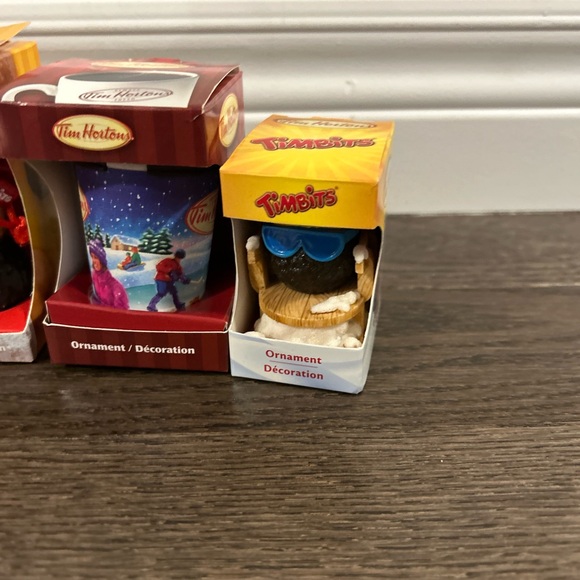 Tim Hortons Assorted Holiday Ornaments Set - Picture 4 of 9